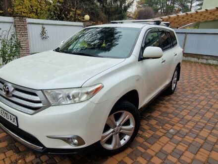 Белый Тойота Хайлендер, объемом двигателя 0 л и пробегом 267 тыс. км за 391 $, фото 1 на Automoto.ua