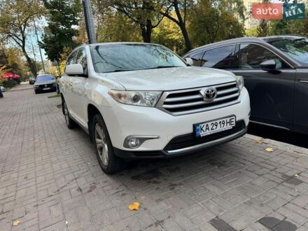 Белый Тойота Хайлендер, объемом двигателя 3.46 л и пробегом 260 тыс. км за 16000 $, фото 1 на Automoto.ua