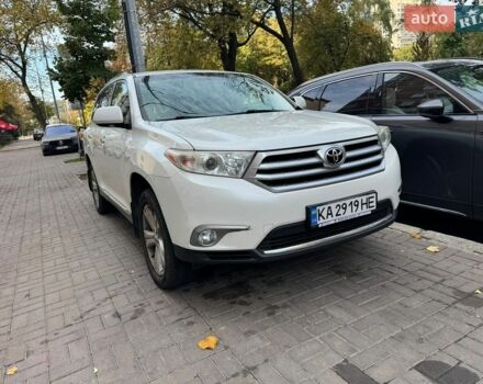 Белый Тойота Хайлендер, объемом двигателя 3.46 л и пробегом 260 тыс. км за 15500 $, фото 1 на Automoto.ua