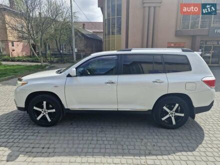 Тойота Хайлендер 2012 в Коломые на Automoto.ua Белый Тойота Хайлендер, объемом двигателя 3.5 л и пробегом 193 тыс. км за 18700 $, фото 1 на Automoto.ua