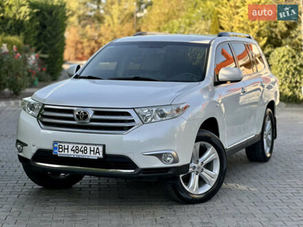 Белый Тойота Хайлендер, объемом двигателя 3.46 л и пробегом 161 тыс. км за 19900 $, фото 1 на Automoto.ua