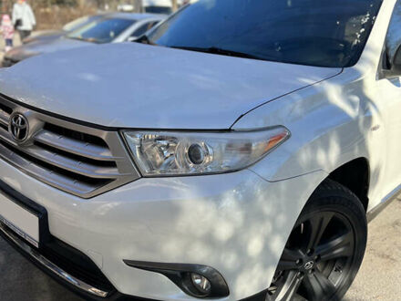 Тойота Хайлендер 2013 в Днепре (Днепропетровске) на Automoto.ua Белый Тойота Хайлендер, объемом двигателя 3.5 л и пробегом 168 тыс. км за 20500 $, фото 1 на Automoto.ua
