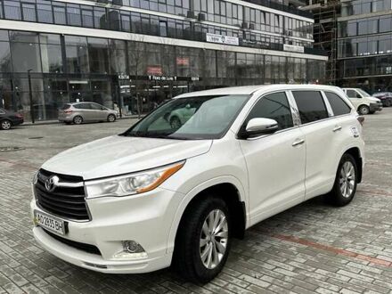 Тойота Хайлендер 2014 у Ужгороді на Automoto.ua Білий Тойота Хайлендер, об'ємом двигуна 3.46 л та пробігом 220 тис. км за 20000 $, фото 1 на Automoto.ua