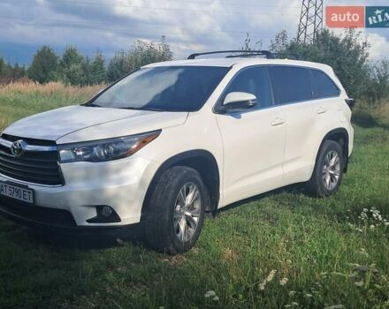 Белый Тойота Хайлендер, объемом двигателя 3.5 л и пробегом 210 тыс. км за 19200 $, фото 1 на Automoto.ua