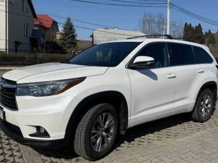 Белый Тойота Хайлендер, объемом двигателя 3.46 л и пробегом 210 тыс. км за 21300 $, фото 1 на Automoto.ua