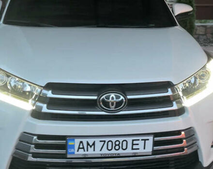 Тойота Хайлендер 2016 в Бердичеве на Automoto.ua Белый Тойота Хайлендер, объемом двигателя 3.46 л и пробегом 126 тыс. км за 25700 $, фото 1 на Automoto.ua