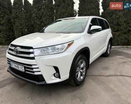 Белый Тойота Хайлендер, объемом двигателя 3.46 л и пробегом 199 тыс. км за 20450 $, фото 1 на Automoto.ua