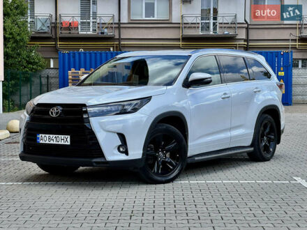 Тойота Хайлендер 2016 в Ужгороде на Automoto.ua Белый Тойота Хайлендер, объемом двигателя 3.46 л и пробегом 150 тыс. км за 26000 $, фото 1 на Automoto.ua