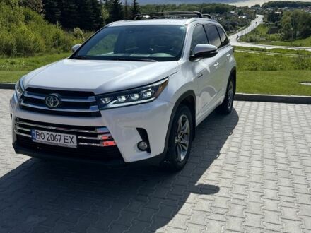Тойота Хайлендер 2016 у Тернополі на Automoto.ua Білий Тойота Хайлендер, об'ємом двигуна 3.5 л та пробігом 128 тис. км за 27999 $, фото 1 на Automoto.ua
