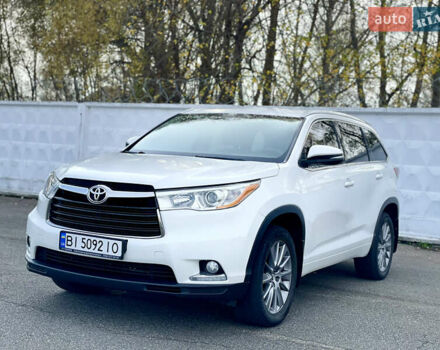 Белый Тойота Хайлендер, объемом двигателя 2.67 л и пробегом 180 тыс. км за 18995 $, фото 1 на Automoto.ua