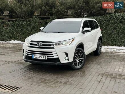 Білий Тойота Хайлендер, об'ємом двигуна 2.7 л та пробігом 114 тис. км за 25000 $, фото 1 на Automoto.ua