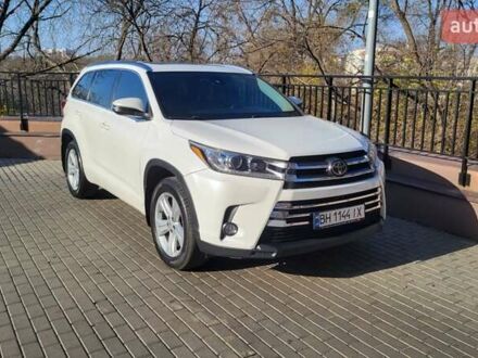 Белый Тойота Хайлендер, объемом двигателя 3.46 л и пробегом 120 тыс. км за 29300 $, фото 1 на Automoto.ua