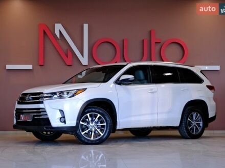 Белый Тойота Хайлендер, объемом двигателя 3.46 л и пробегом 121 тыс. км за 27900 $, фото 1 на Automoto.ua