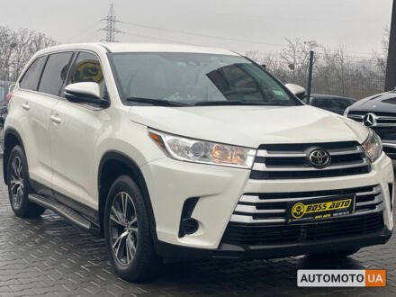 Тойота Хайлендер 2018 у Чернівцях на Automoto.ua Білий Тойота Хайлендер, об'ємом двигуна 3.5 л та пробігом 60 тис. км за 31400 $, фото 1 на Automoto.ua