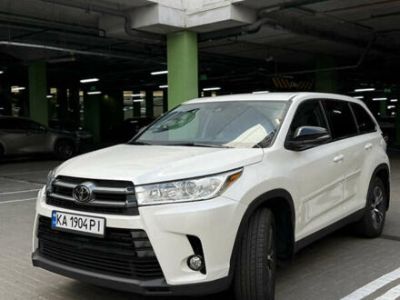 Тойота Хайлендер 2018 в Киеве на Automoto.ua Белый Тойота Хайлендер, объемом двигателя 3.5 л и пробегом 51 тыс. км за 25500 $, фото 1 на Automoto.ua