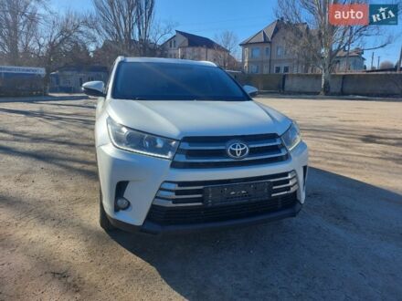 Белый Тойота Хайлендер, объемом двигателя 3.46 л и пробегом 280 тыс. км за 25999 $, фото 1 на Automoto.ua
