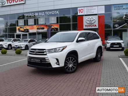 Тойота Хайлендер 2019 в Житомире на Automoto.ua Белый Тойота Хайлендер, объемом двигателя 3.5 л и пробегом 97 тыс. км за 34300 $, фото 1 на Automoto.ua
