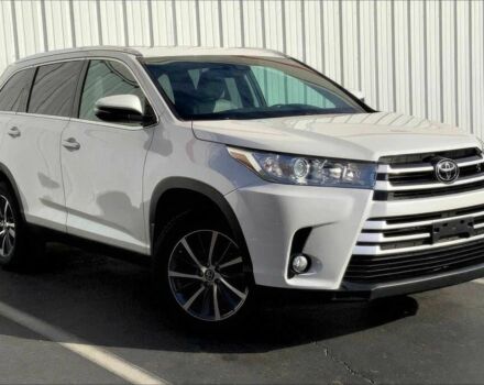 Белый Тойота Хайлендер, объемом двигателя 3.5 л и пробегом 43 тыс. км за 16700 $, фото 1 на Automoto.ua