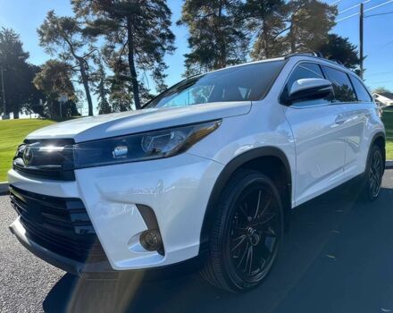 Белый Тойота Хайлендер, объемом двигателя 3.5 л и пробегом 36 тыс. км за 14000 $, фото 1 на Automoto.ua