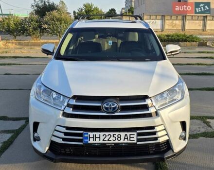 Білий Тойота Хайлендер, об'ємом двигуна 3.46 л та пробігом 98 тис. км за 35000 $, фото 1 на Automoto.ua