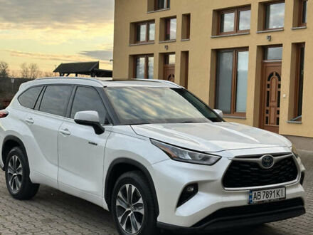 Белый Тойота Хайлендер, объемом двигателя 2.49 л и пробегом 118 тыс. км за 37000 $, фото 1 на Automoto.ua