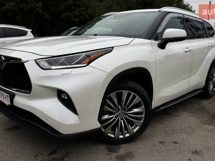 Белый Тойота Хайлендер, объемом двигателя 3.46 л и пробегом 49 тыс. км за 44500 $, фото 1 на Automoto.ua