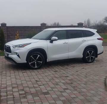 Білий Тойота Хайлендер, об'ємом двигуна 2.49 л та пробігом 20 тис. км за 62000 $, фото 1 на Automoto.ua