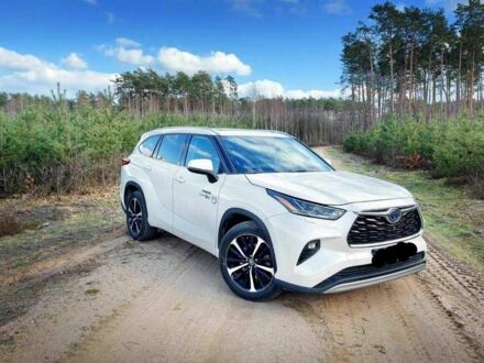 Тойота Хайлендер 2021 в Львове на Automoto.ua Белый Тойота Хайлендер, объемом двигателя 2.5 л и пробегом 45 тыс. км за 32000 $, фото 1 на Automoto.ua