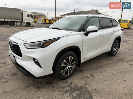 Тойота Хайлендер 2022 в Фастове на Automoto.ua Белый Тойота Хайлендер, объемом двигателя 2.49 л и пробегом 48 тыс. км за 42300 $, фото 1 на Automoto.ua