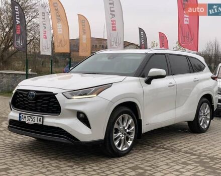 Белый Тойота Хайлендер, объемом двигателя 2.5 л и пробегом 13 тыс. км за 56999 $, фото 1 на Automoto.ua
