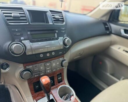 Бежевый Тойота Хайлендер, объемом двигателя 3.46 л и пробегом 280 тыс. км за 13200 $, фото 20 на Automoto.ua