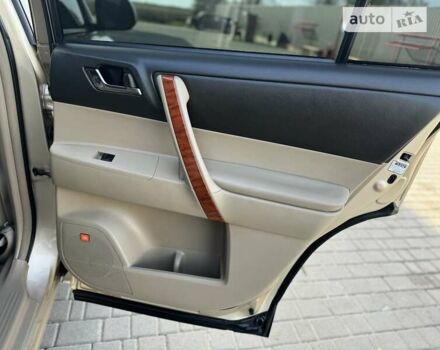 Бежевый Тойота Хайлендер, объемом двигателя 3.46 л и пробегом 280 тыс. км за 13200 $, фото 34 на Automoto.ua