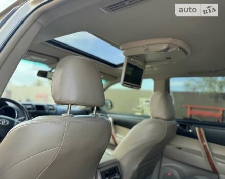 Бежевый Тойота Хайлендер, объемом двигателя 3.46 л и пробегом 280 тыс. км за 13200 $, фото 31 на Automoto.ua