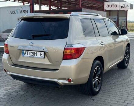 Бежевый Тойота Хайлендер, объемом двигателя 3.46 л и пробегом 280 тыс. км за 13200 $, фото 10 на Automoto.ua