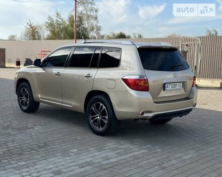 Бежевый Тойота Хайлендер, объемом двигателя 3.46 л и пробегом 280 тыс. км за 13200 $, фото 3 на Automoto.ua