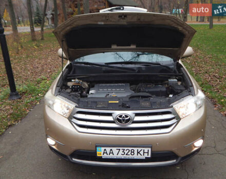 Бежевий Тойота Хайлендер, об'ємом двигуна 3.46 л та пробігом 232 тис. км за 14498 $, фото 19 на Automoto.ua