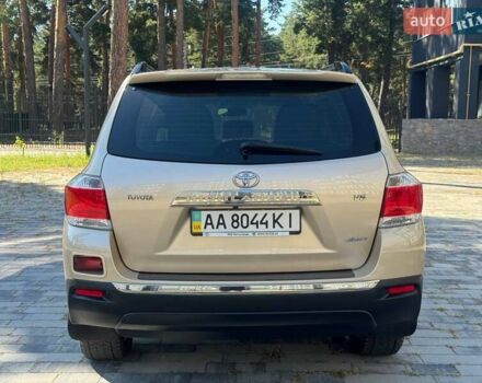Бежевий Тойота Хайлендер, об'ємом двигуна 3.46 л та пробігом 187 тис. км за 15300 $, фото 10 на Automoto.ua