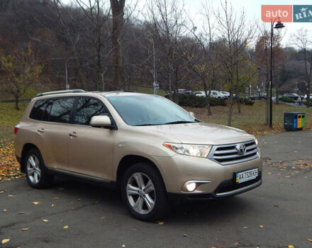 Бежевий Тойота Хайлендер, об'ємом двигуна 3.46 л та пробігом 232 тис. км за 14498 $, фото 3 на Automoto.ua