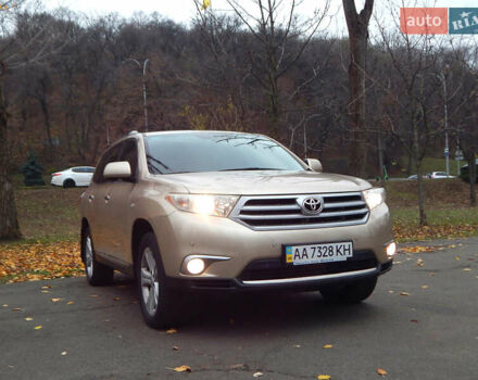 Бежевий Тойота Хайлендер, об'ємом двигуна 3.46 л та пробігом 232 тис. км за 14498 $, фото 2 на Automoto.ua