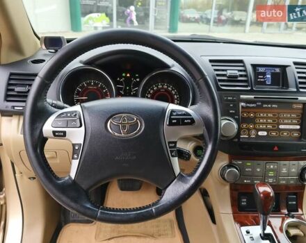 Бежевый Тойота Хайлендер, объемом двигателя 3.46 л и пробегом 302 тыс. км за 18600 $, фото 16 на Automoto.ua