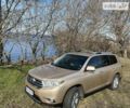 Тойота Хайлендер 2011 в Верхнеднепровске на Automoto.ua Бежевый Тойота Хайлендер, объемом двигателя 3.49 л и пробегом 290 тыс. км за 18000 $, фото 14 на Automoto.ua