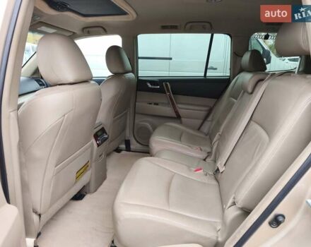 Бежевый Тойота Хайлендер, объемом двигателя 3.46 л и пробегом 302 тыс. км за 18600 $, фото 10 на Automoto.ua