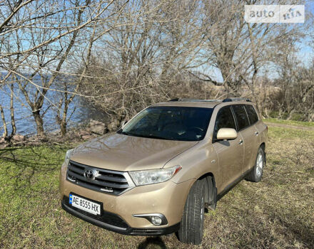 Тойота Хайлендер 2011 в Верхнеднепровске на Automoto.ua Бежевый Тойота Хайлендер, объемом двигателя 3.49 л и пробегом 290 тыс. км за 18000 $, фото 10 на Automoto.ua