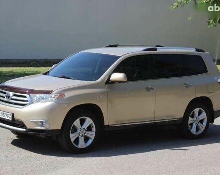 Бежевий Тойота Хайлендер, об'ємом двигуна 3.5 л та пробігом 113 тис. км за 17990 $, фото 1 на Automoto.ua
