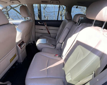 Тойота Хайлендер 2011 в Верхнеднепровске на Automoto.ua Бежевый Тойота Хайлендер, объемом двигателя 3.49 л и пробегом 290 тыс. км за 18000 $, фото 4 на Automoto.ua