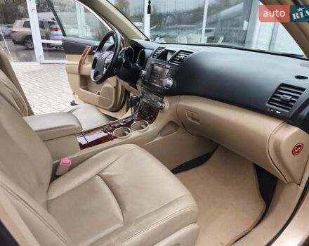 Бежевый Тойота Хайлендер, объемом двигателя 3.46 л и пробегом 302 тыс. км за 18600 $, фото 13 на Automoto.ua