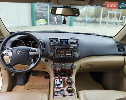 Бежевый Тойота Хайлендер, объемом двигателя 3.46 л и пробегом 302 тыс. км за 18600 $, фото 15 на Automoto.ua