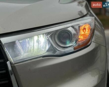 Бежевый Тойота Хайлендер, объемом двигателя 3.46 л и пробегом 166 тыс. км за 23990 $, фото 3 на Automoto.ua