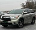 Бежевый Тойота Хайлендер, объемом двигателя 3.5 л и пробегом 166 тыс. км за 23990 $, фото 1 на Automoto.ua