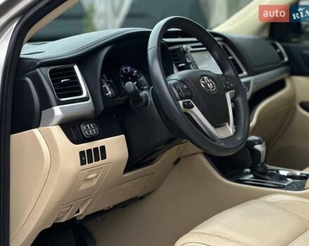 Бежевий Тойота Хайлендер, об'ємом двигуна 3.46 л та пробігом 166 тис. км за 23990 $, фото 12 на Automoto.ua